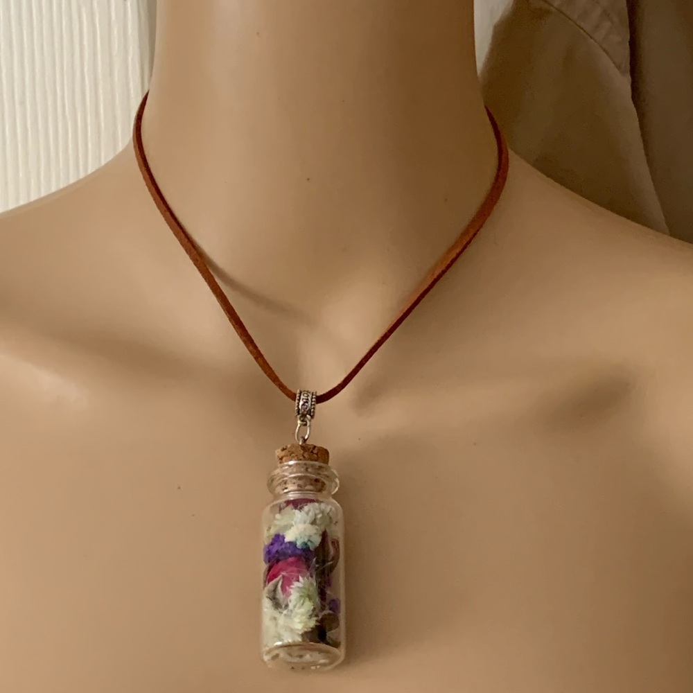 Leather choker flower necklace